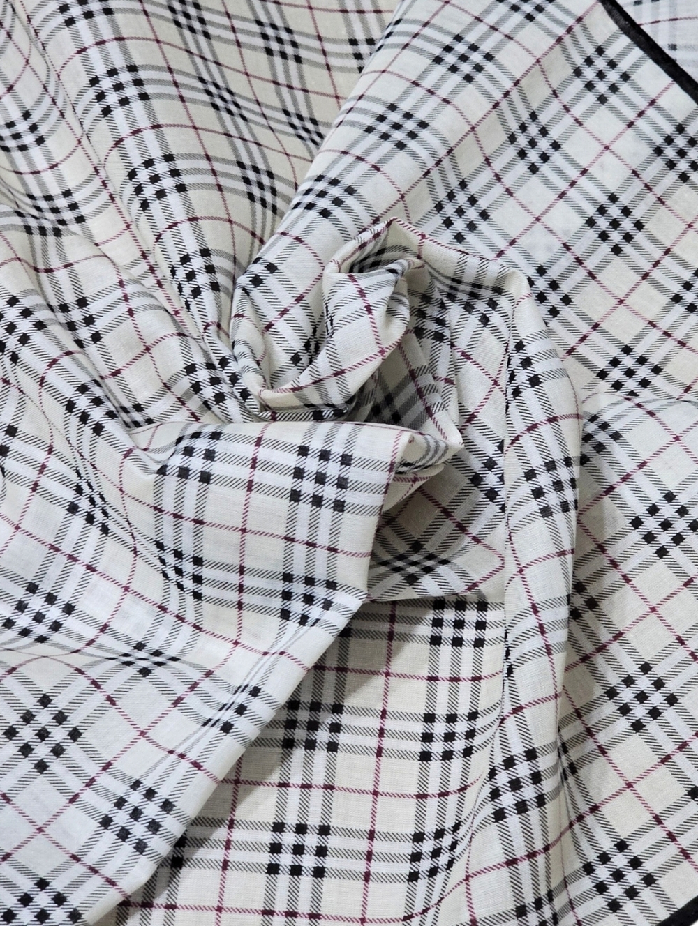 BURBERRY SCARF - Picture 5 of 13
